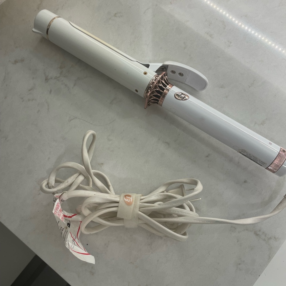 T3 micro curler 1 1/4” inch barrel used only a few times